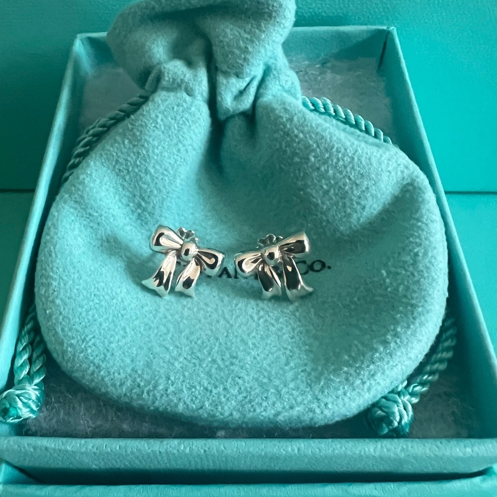 🌸🌸 Authentic RARE Tiffany & Co. Vintage Bow Earrings